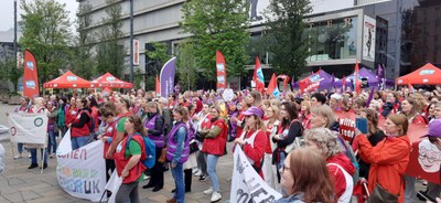 Duizend apotheekmedewerkers demonstreren voor meer loon